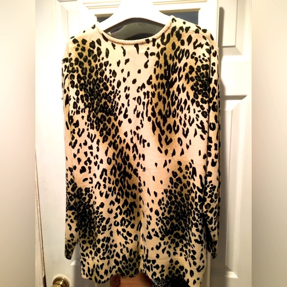 EXTRA POINT 2X V-NECK ANIMAL PRINT SWEATER. 100% ACRYLIC. NWOT. - Picture 2 of 5